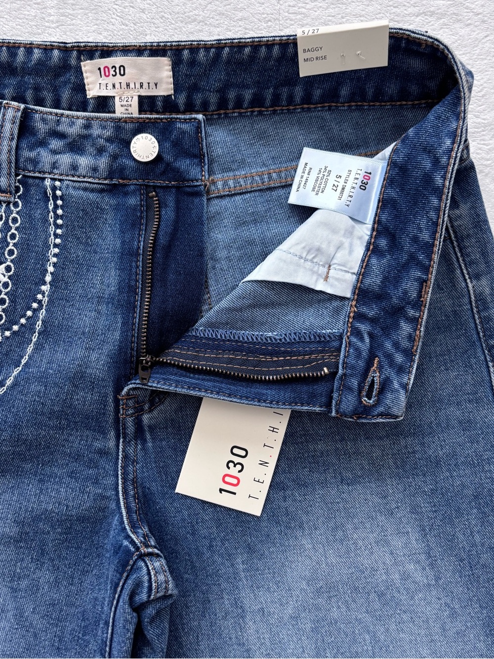 1030 TenThirty Mid Rise Relaxed Baggy Wide Leg Embroidered Blue Jeans--NWT--27 - Picture 8 of 16